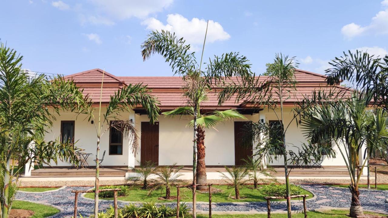 Isan Golf & Adventure Hotel Udon Thani Extérieur photo
