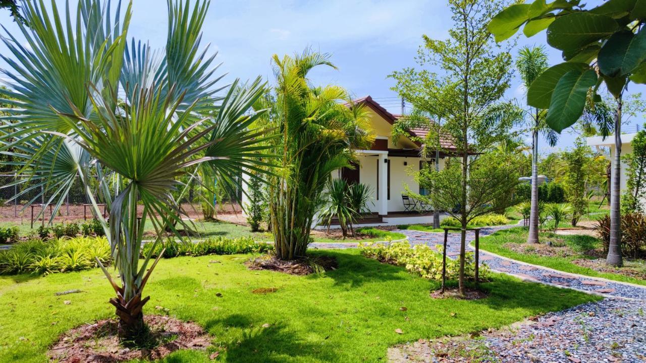 Isan Golf & Adventure Hotel Udon Thani Extérieur photo