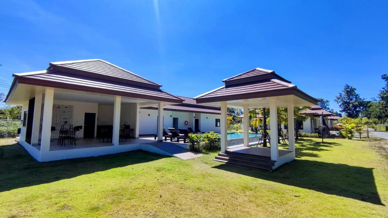 Isan Golf & Adventure Hotel Udon Thani Extérieur photo